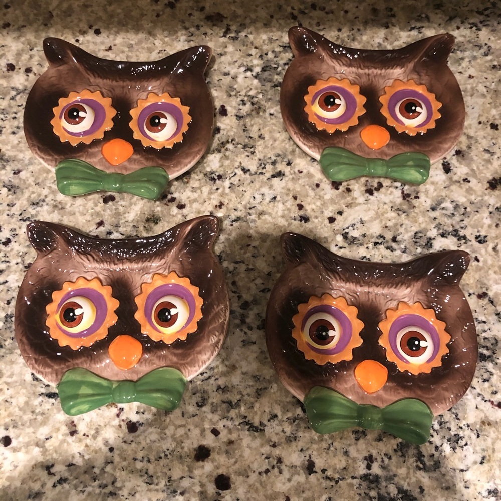 Vintage owl snack plates (set of 4)